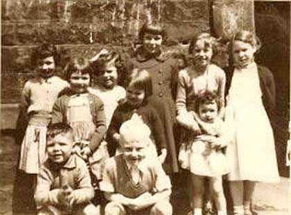 Children who lived in Farrier Streeet, Leith - 1958 photo