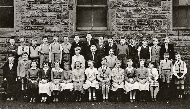 0_groups_and_outings_leith_walk_school_1956-57c_small.jpg