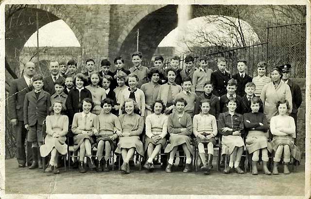 Longstone Primary School Class - 1956  -  Final Year