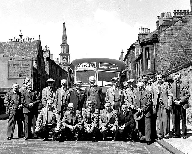 Group Outing  -  Madeira Street.  Do you know which group this was and when the photo might have been taken?