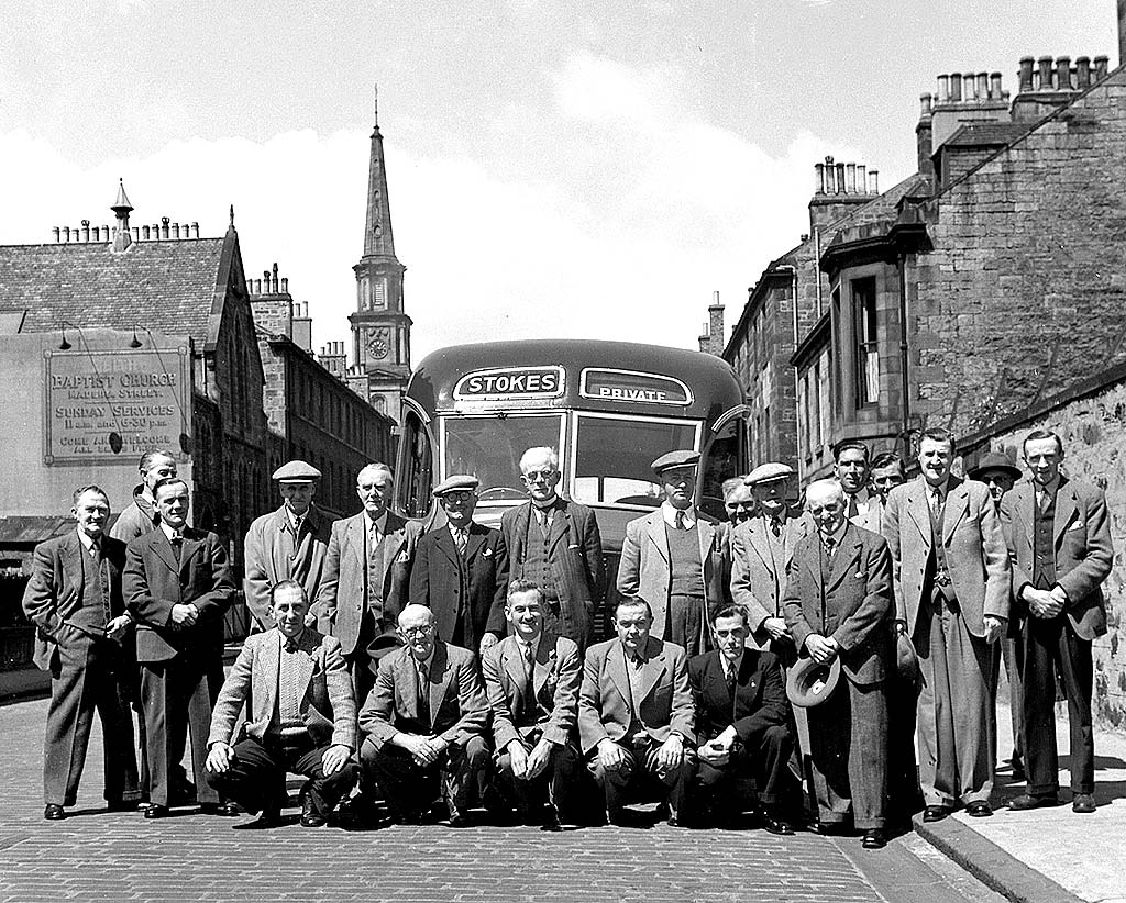 Group Outing  -  Madeira Street.  Do you know which group this was and when the photo might have been taken?