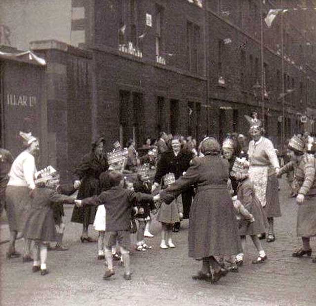 Street Entertainment to mark the coronation of Queen Elizabeth II, 1953  -  'The Pied Piper'