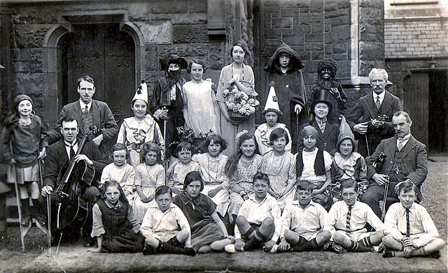 Roseburn Primary School play, performers  -   around 1926