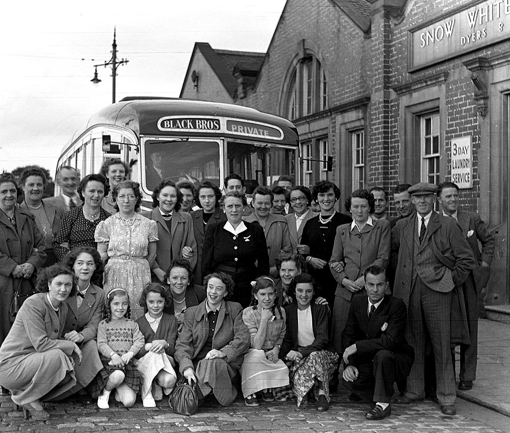 Snow White Laundry  -  possibly 1952