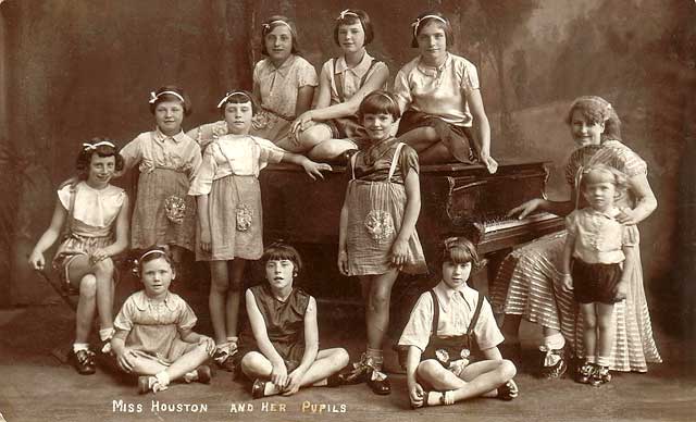 Jessie Houston's Jolly Girls, a tap and ballet class held in a wooden hut on  St John's Hill, off Holyrood Road