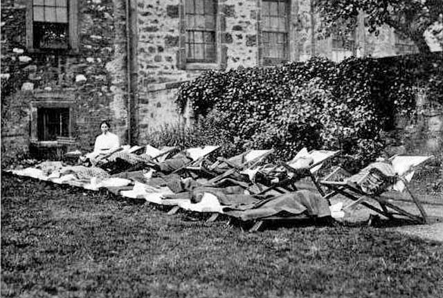 St Saviour's Child-Garden kindergarten, Chessel's Court, Canongate, Edinburgh  -  The Afternoon Sleep