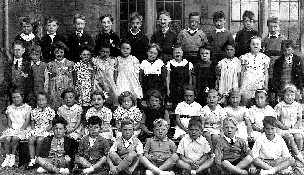 Towerbank Primary School Class  -  1939