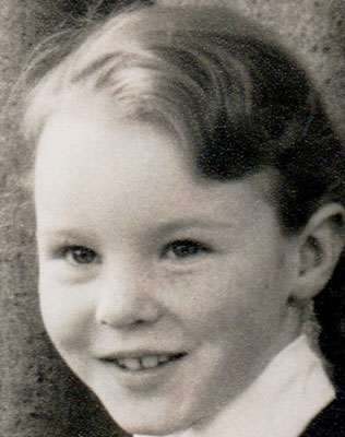 Linda Walton (née Wilson), a pupil at Wardie Primary School, Edinburgh from 1957 to 1964