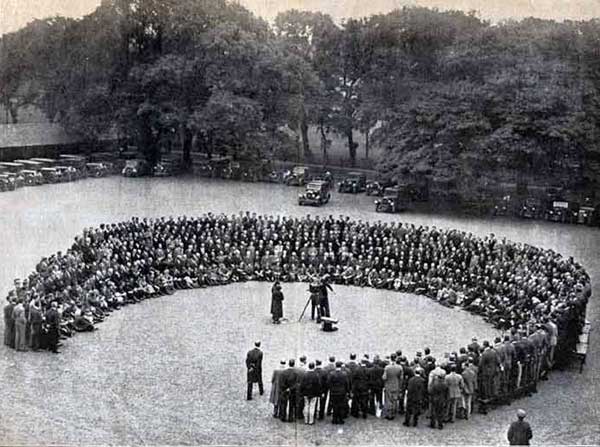 ER Yerbury photographing a grpoup of Former Pupils of George Watson's College
