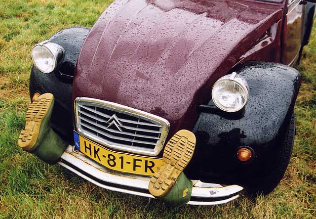 A Citroen 2CV in the centre of Kelso in the Scottish Borders  -  during the World 2CV Meeting held at Kelso, July 2005   -  Large photo