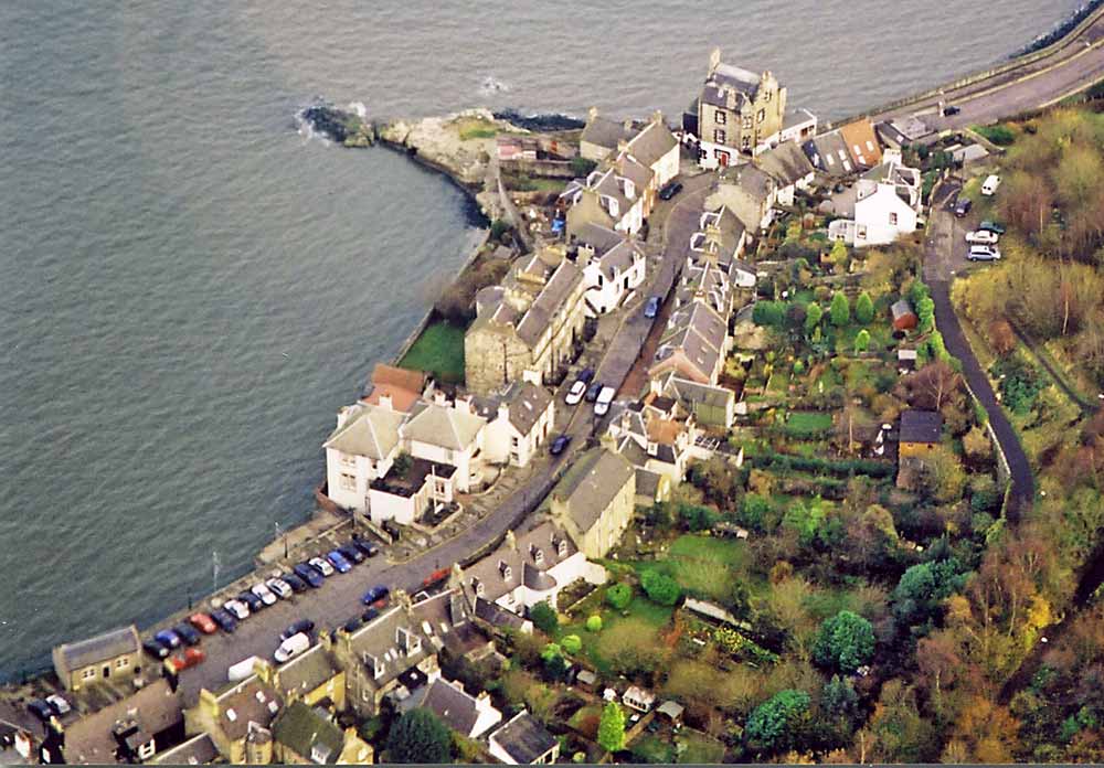 Photograph taken from a helicopter  -  looking down on High Street, South Queensferry  -  6 December 2003