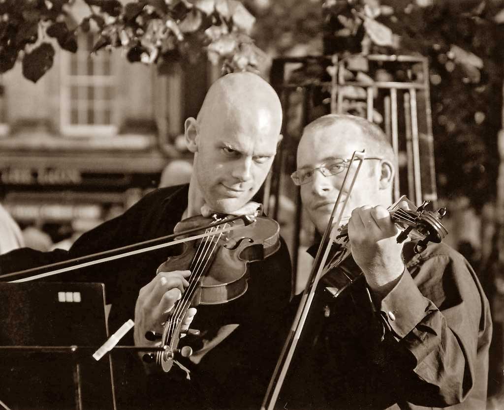 Street Entertainers  -  Violinists at Hunter Square