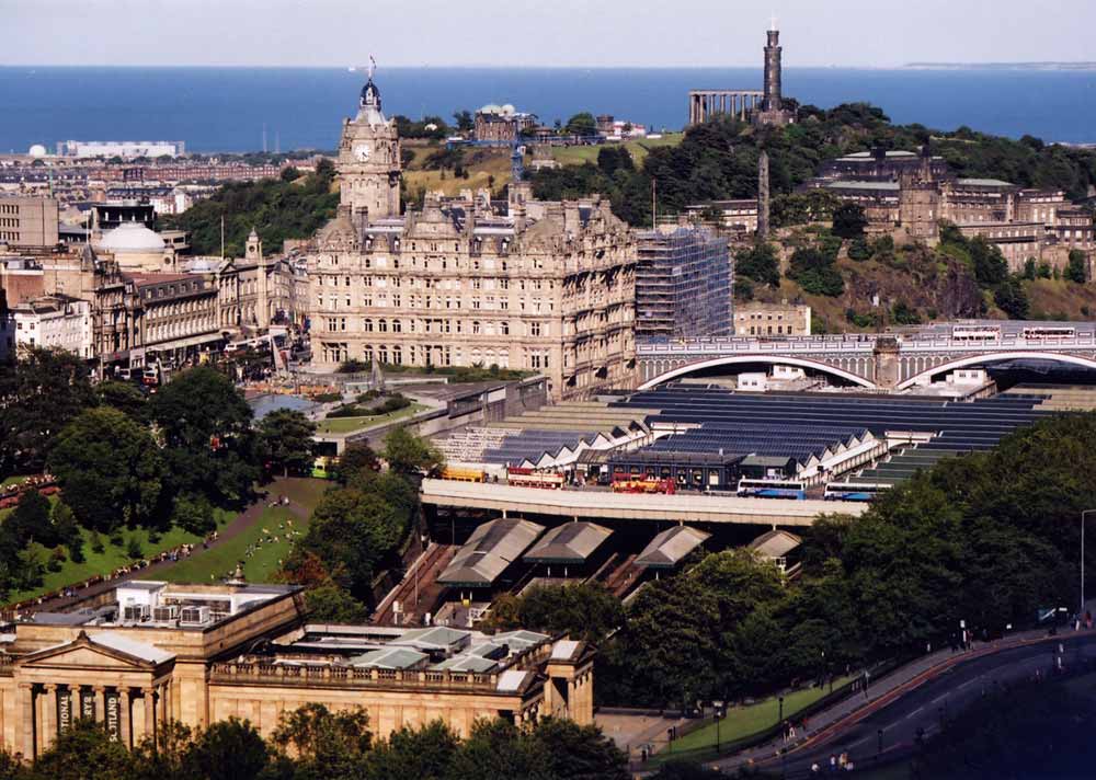 View to the north-east from Edinburgh Castle  -  August 2004