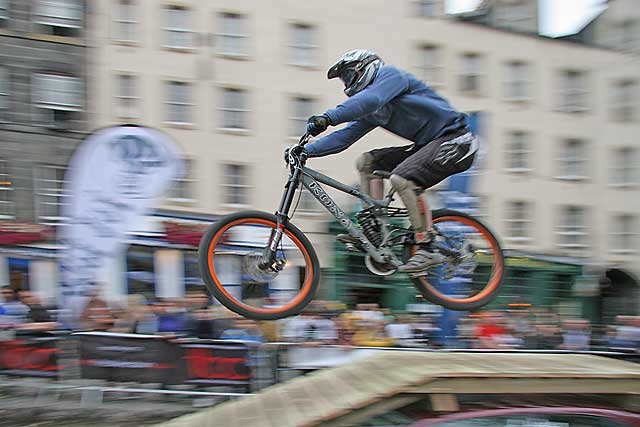 Urban Downhill Cycling Event  -  Edinburgh -  October 6, 2007 