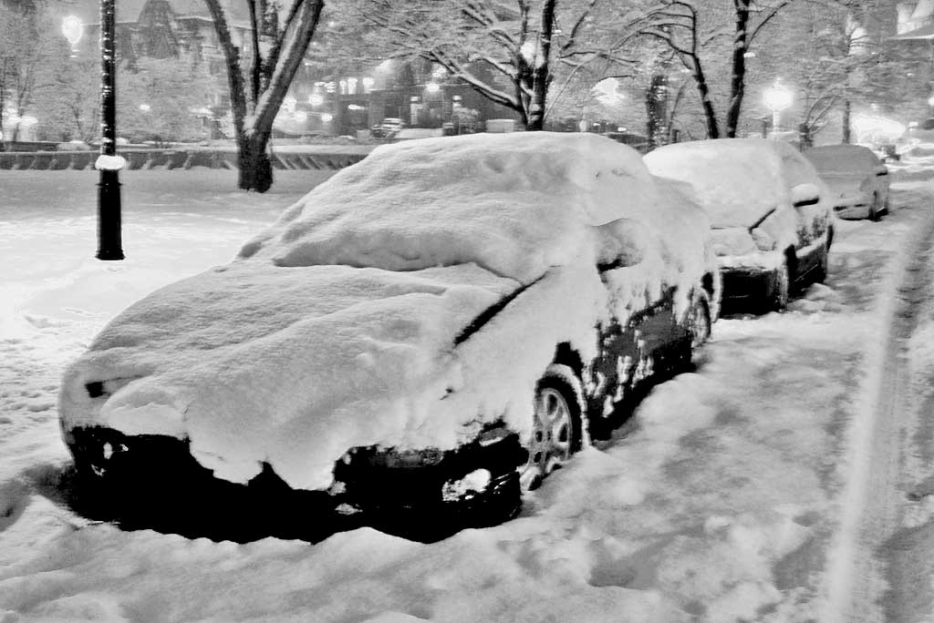 Montreal  -  Late winter snow storm  -  March 2002