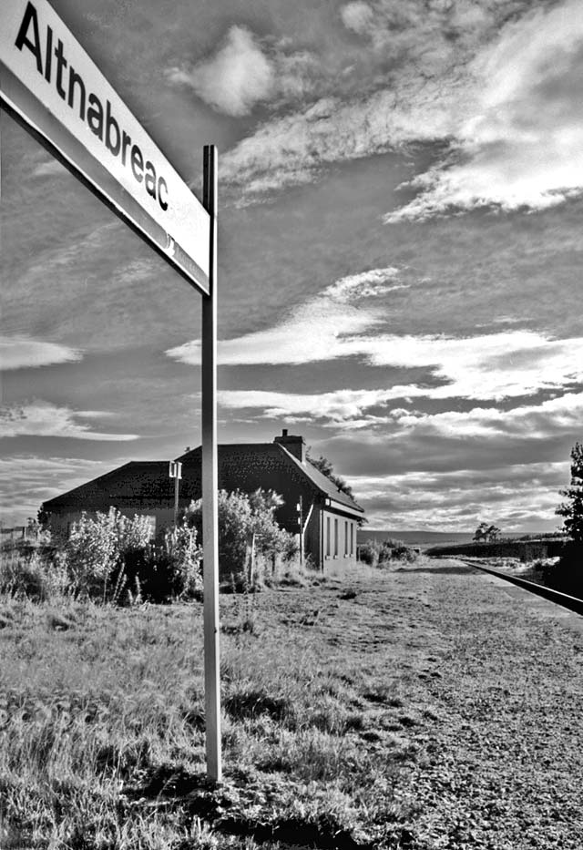 Scottish Railway Stations  -  Altnabreac  -  5 Sep 1999