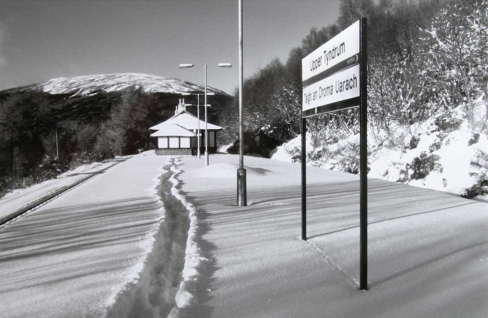 Scottish Railway Stations  -  Upper Tyndrum  -  30 Dec 2000