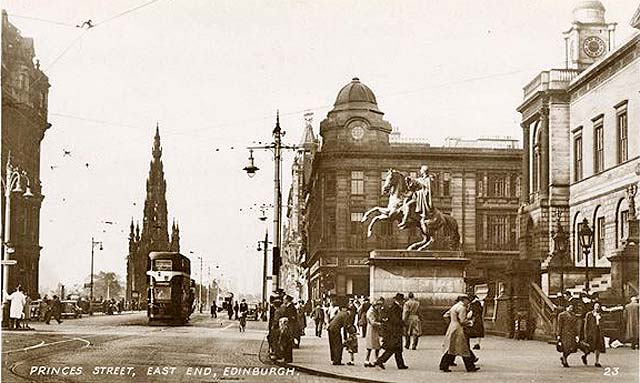 Postcard by an unidentified publisher  -  Princes Street, East End