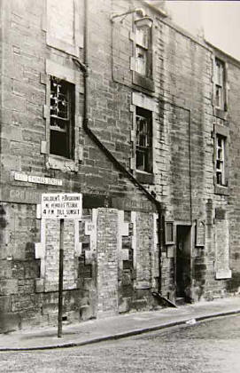 Calton Youth Ministry, at NW corner of East Thomas Street, Edinburgh