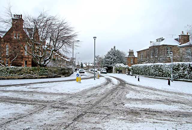 Looking to the east along East Trinity Road from the junction of East Trinity Road, Cargil Terrace, Stirling Road and South Trinity Road  -  December 2009