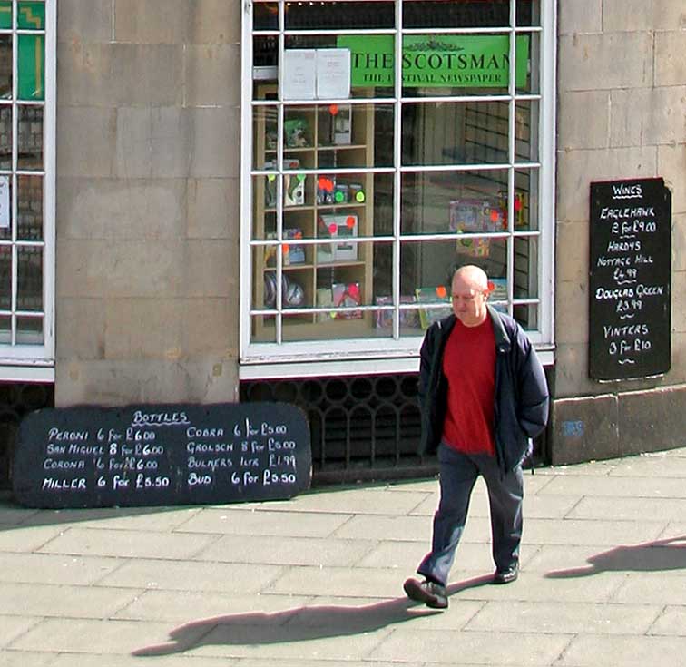 Shop on the corner of Elm Row (Leith Walk) and London Road  -  August 2007