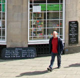 Shop on the corner of Elm Row (Leith Walk) and London Road