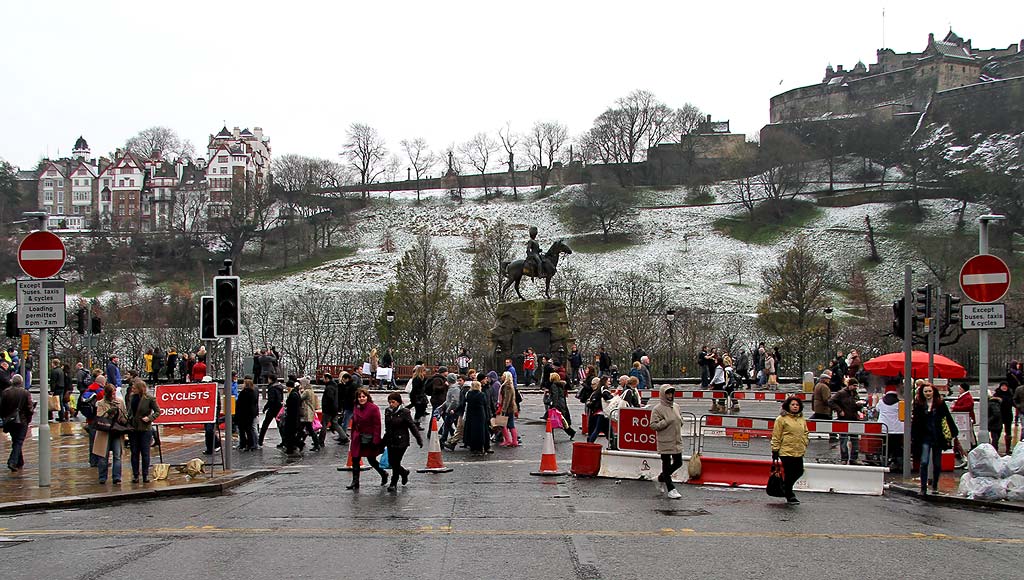 Roads closed to traffic at the junction of  Frederick Street and Princes Street  -  December 2011