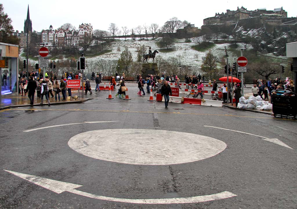 Roads closed to traffic at the junction of  Frederick Street and Princes Street  -  December 2011