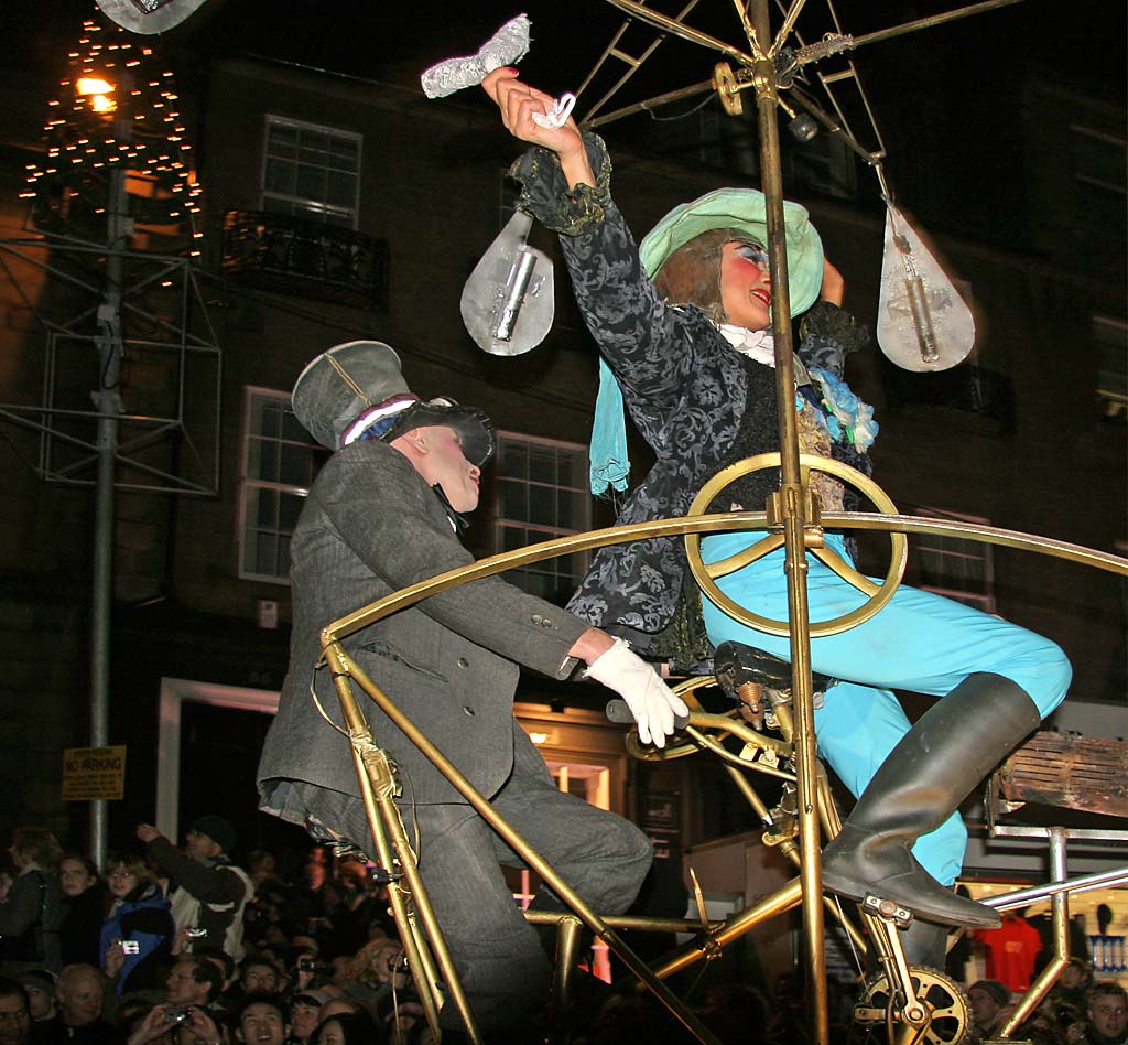 Edinburgh's Hogmanay  -  'Night Afore International'  -  30 December 2006  -  Street Theatre in George Street