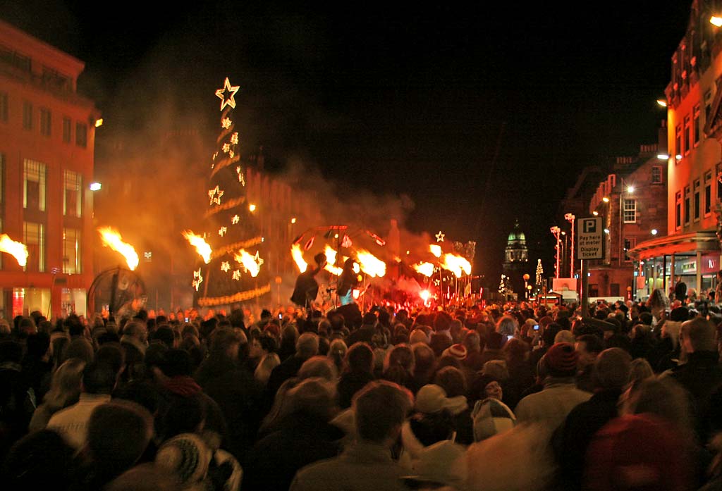 Edinburgh's Hogmanay  -  'The Night Afore'  -  Street Theatre in George Street