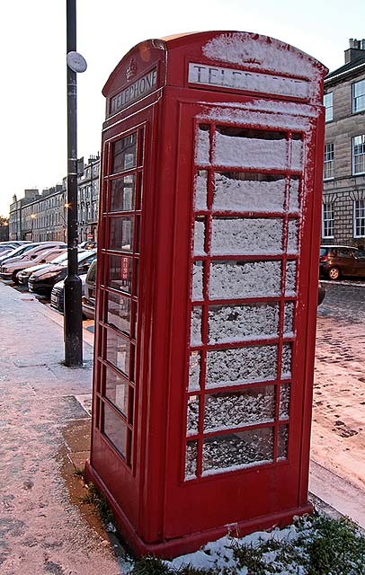 Telephone Kiosk in Great King Street, close to the junction with Dundas Street - November 2010