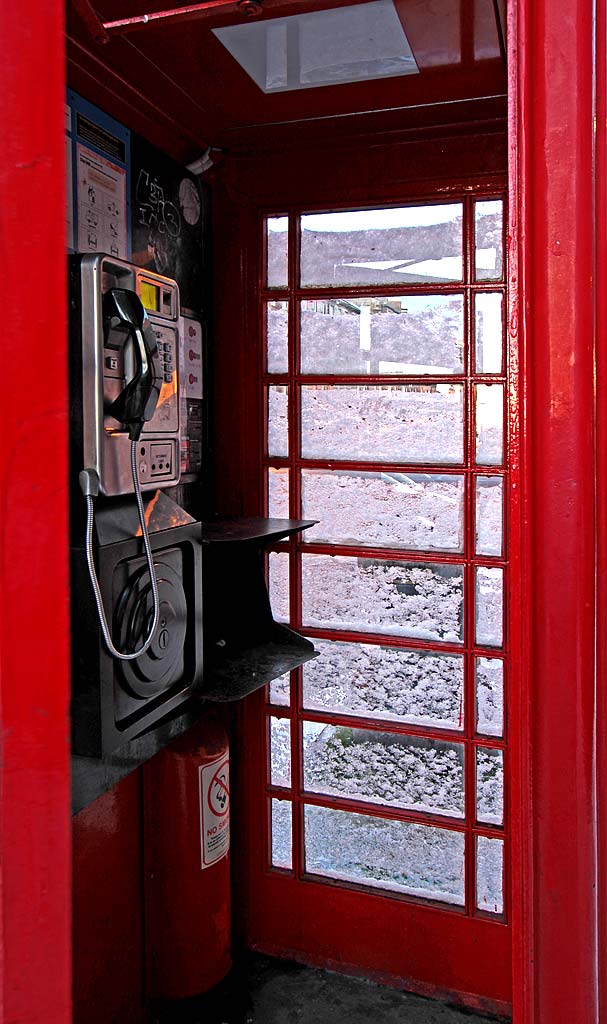 Telephone Kiosk in Great King Street, close to the junction with Dundas Street - November 2010