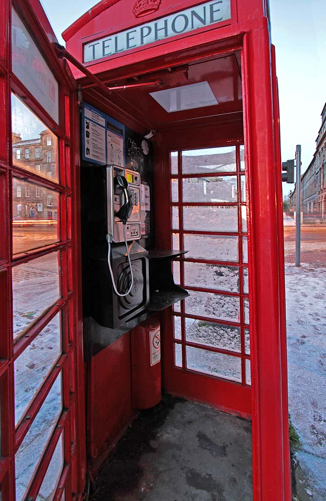 Telephone Kiosk in Great King Street, close to the junction with Dundas Street - November 2010