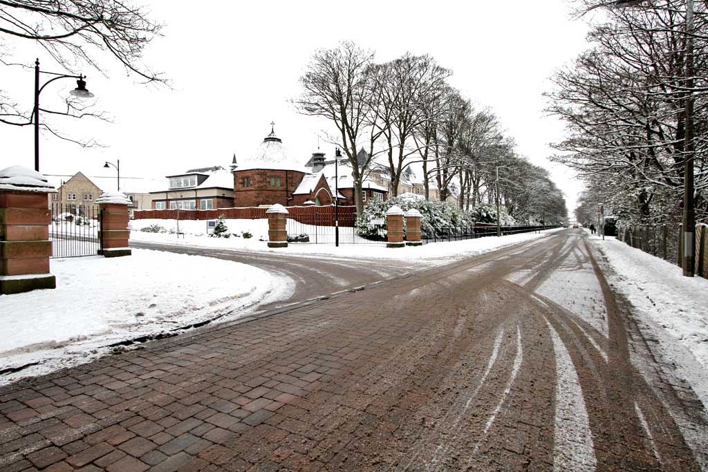 Looking west along Greenbank Drive, at the entrance to the former City Hospital  -  December 2009