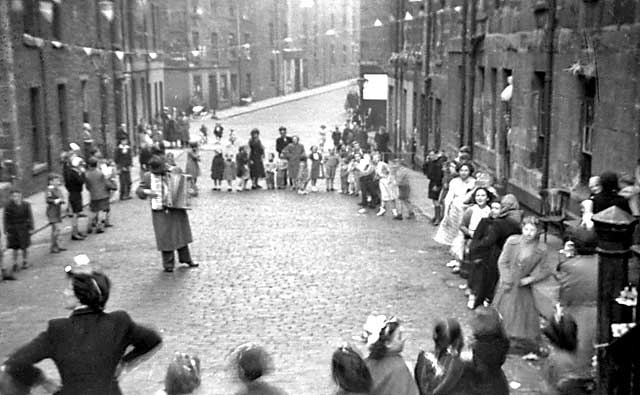 Heriot Mount Coronation Street Party, Dumbiedykes  -  1953