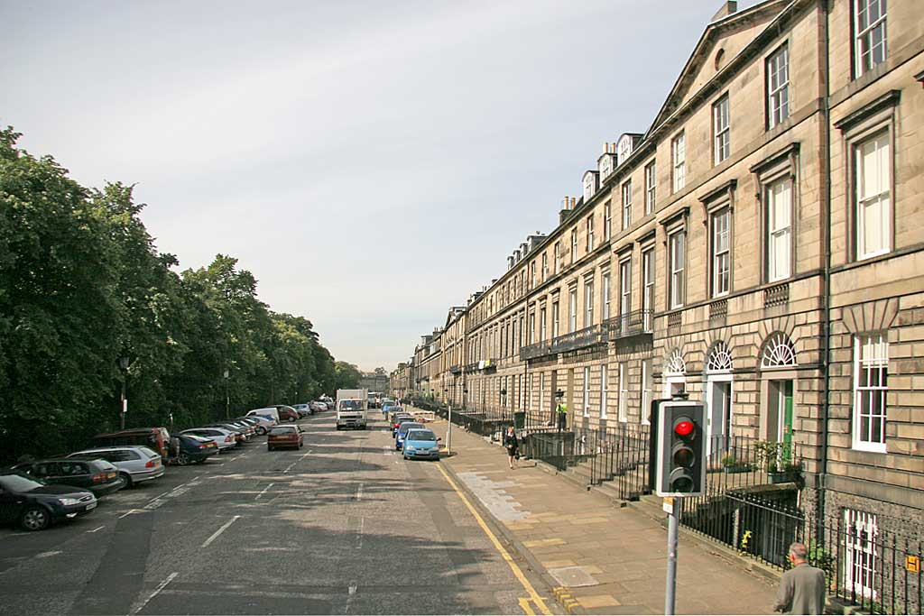 View to the west along Heriot Row from Dundas Street  -  August 2007