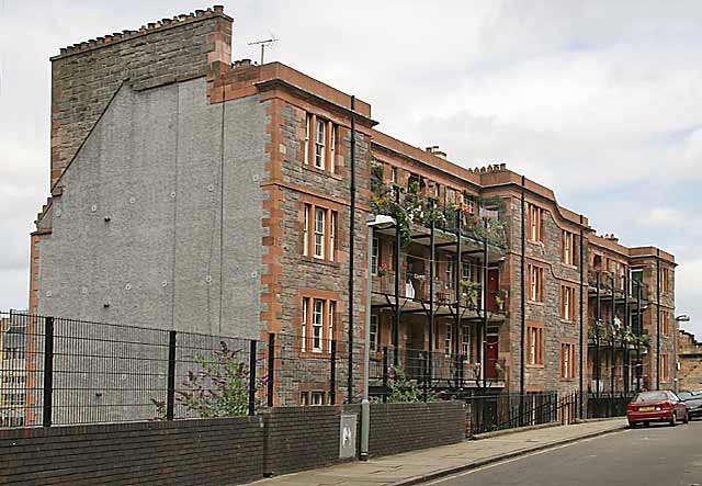 High School Yards  -  Just inside the old Edinburgh City Walls, to the south to the Cowgate and west of Pleasance