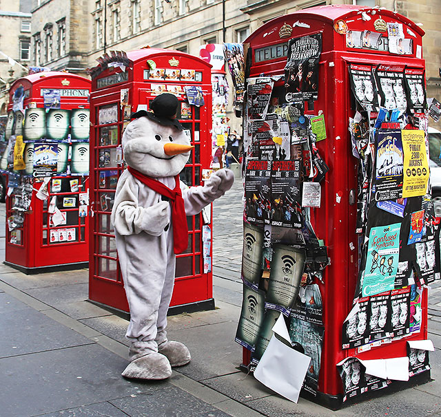 Fringe Performer dressed as Snowman in the High Street  -  August 2013