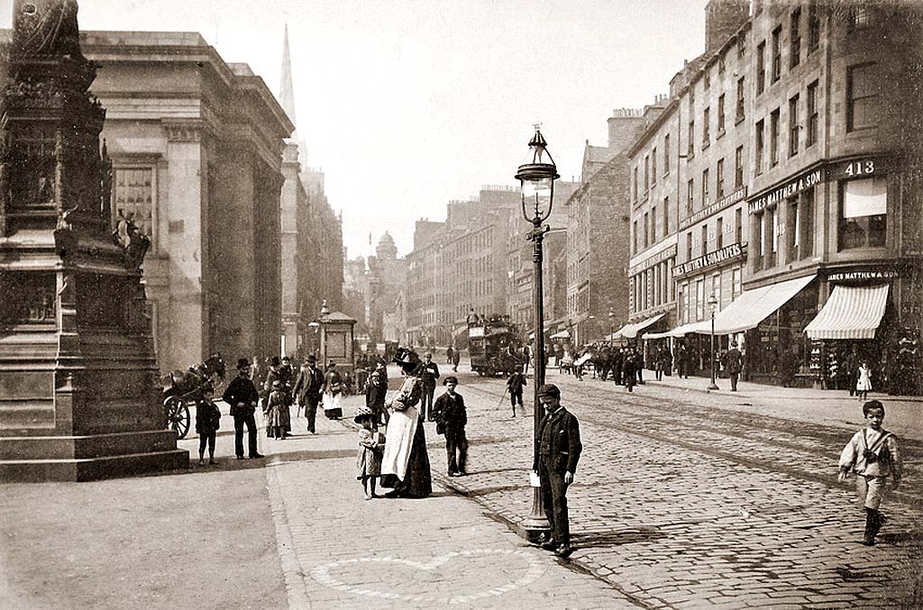 High Street  -  Looking west from beside St Giles Church