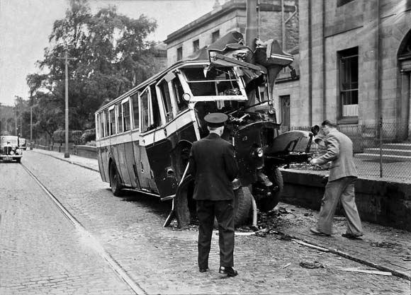 Inverleith Row  -  Bus and Lamp Post Crash - 1948