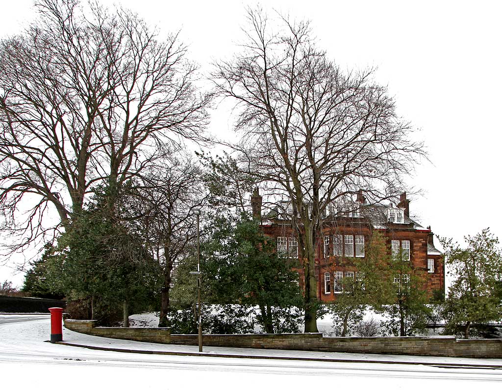 View of 35 Inverleith Terrace from the west  -  December 2009