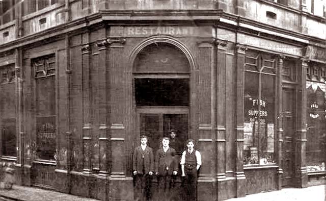 Scappaticcis Fish & Chip Shop on the corner of Kirkgate and Cotfield Lane, around 1920