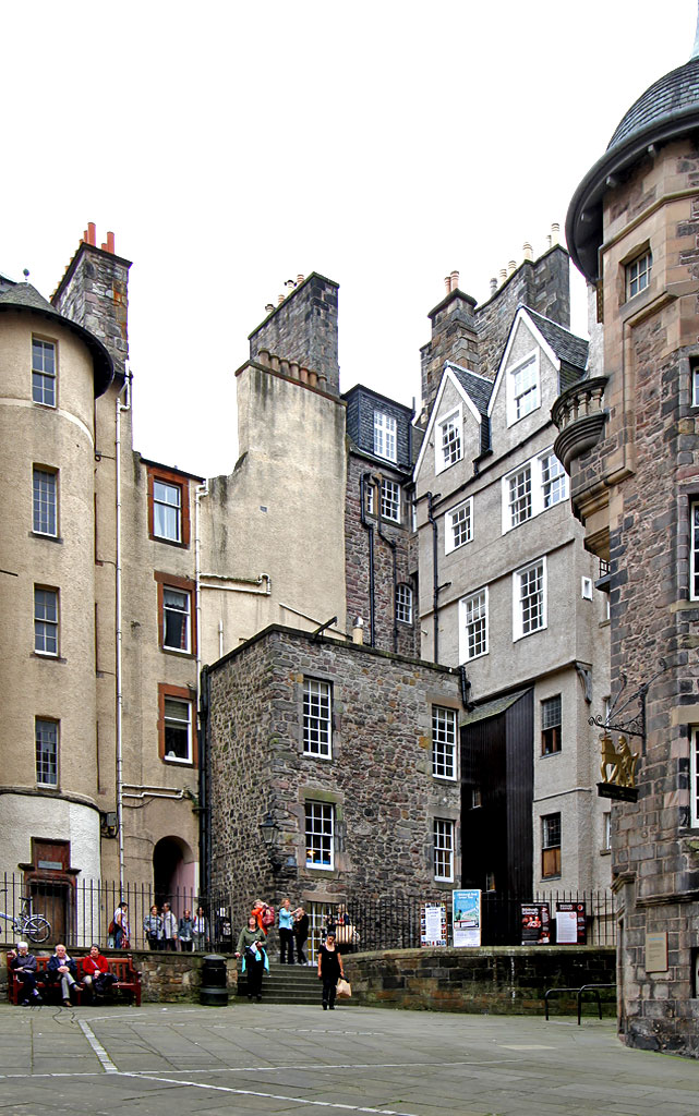 Lady Stair's Close - Looking to the SW - Lady Stair's Close