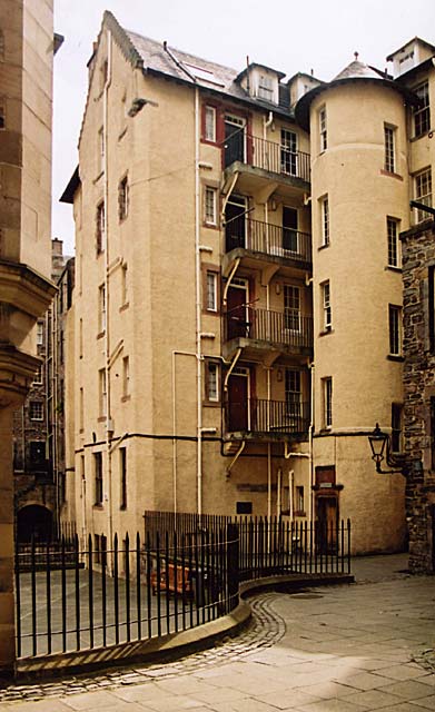 No 2 Lady Stair's Close - Photographed June 2004