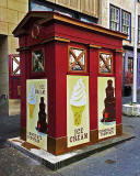 Former Police Box in Lawnmarket, n ow selling ice cream - August 2015