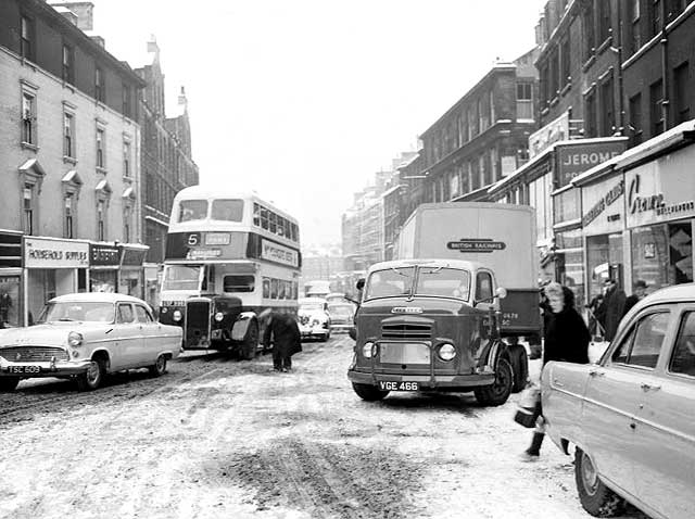 Leith Street - Traffic in the snow, 1956