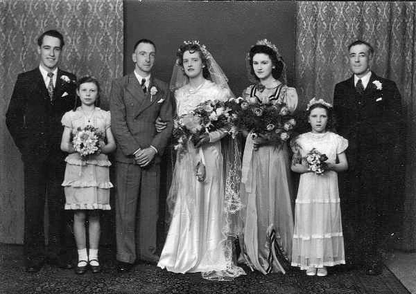 Dumbiedykes, Lower Viewcraig Row - Wedding