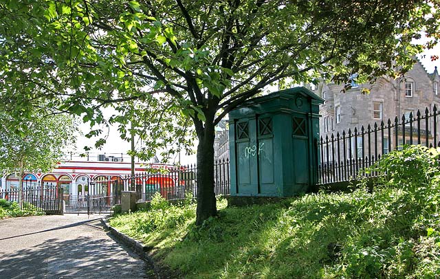 Police Box near the foot of Market Street, at the SE corner of Princes Street Gardens  -  2008