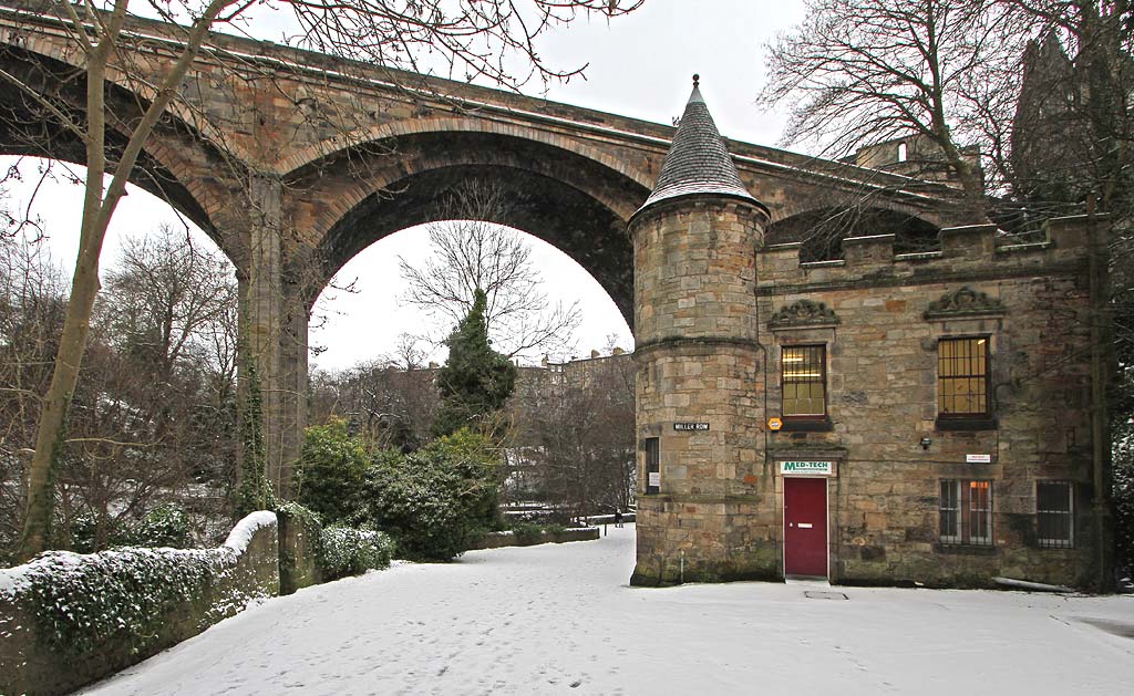 Miller Row, beside the Water of Leith and Dean Bridge  -  December 2009