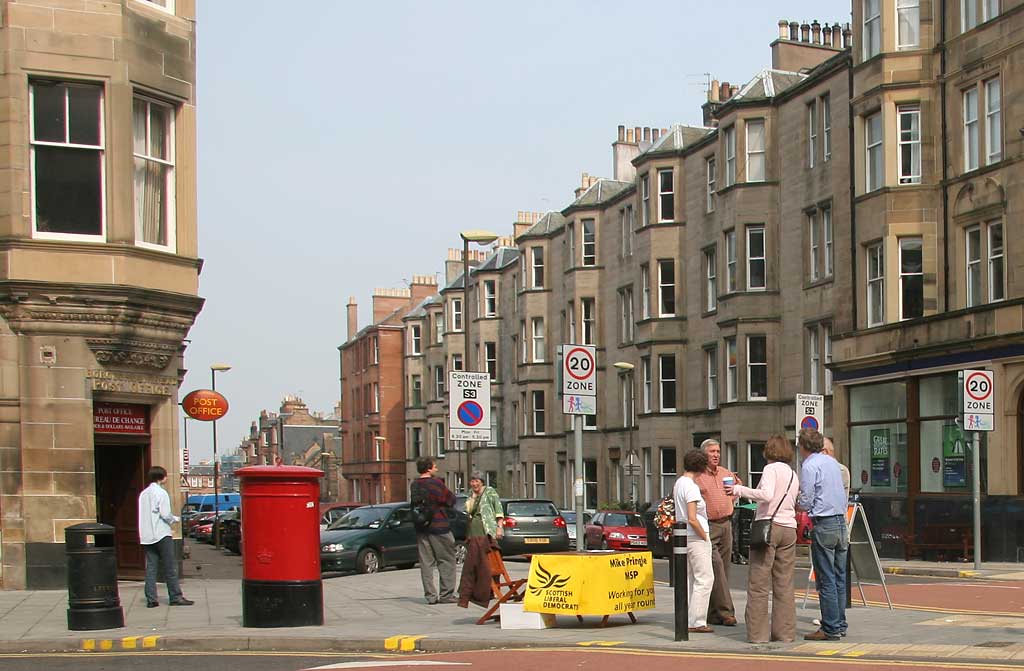 Montpelier Park  -  a street in Merchiston, Edinburgh  - Photograph taken  May 2008
